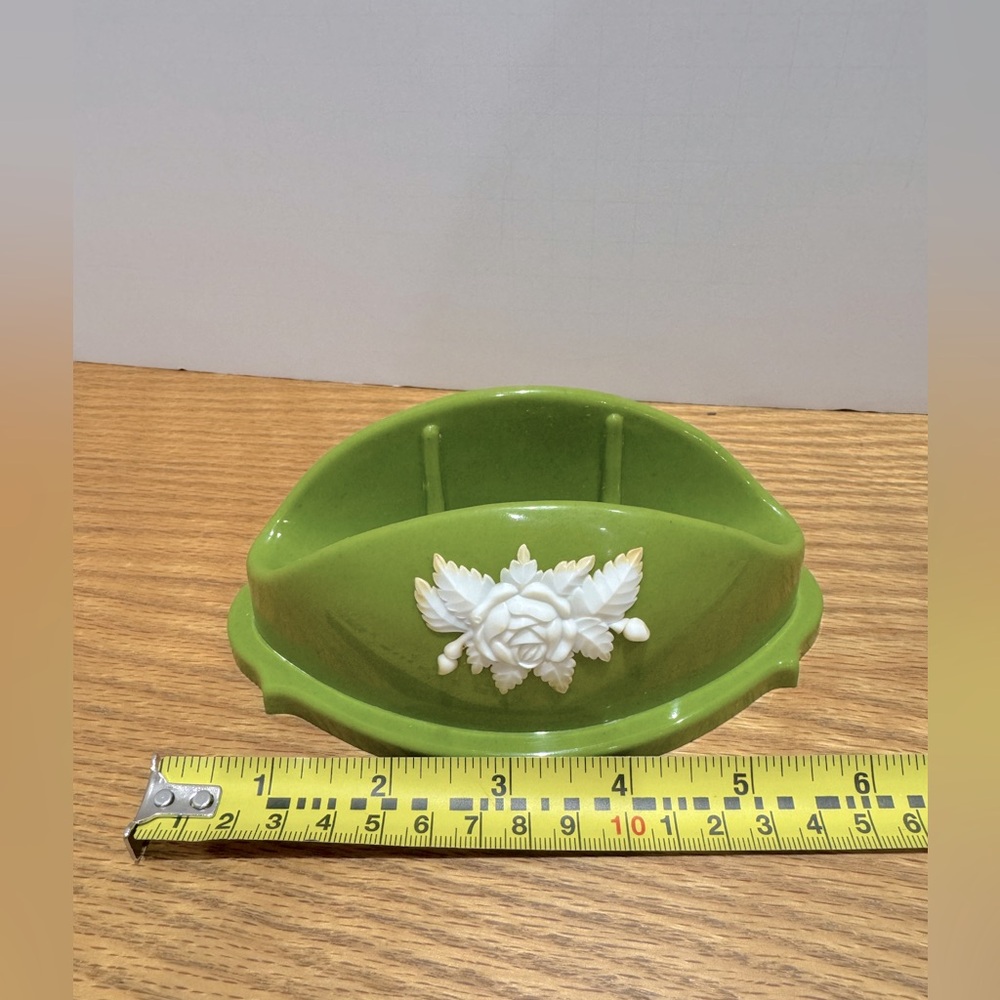 Vintage Schwartz Bros plastic Green soap dish with White Floral Design MCM - Picture 10 of 11